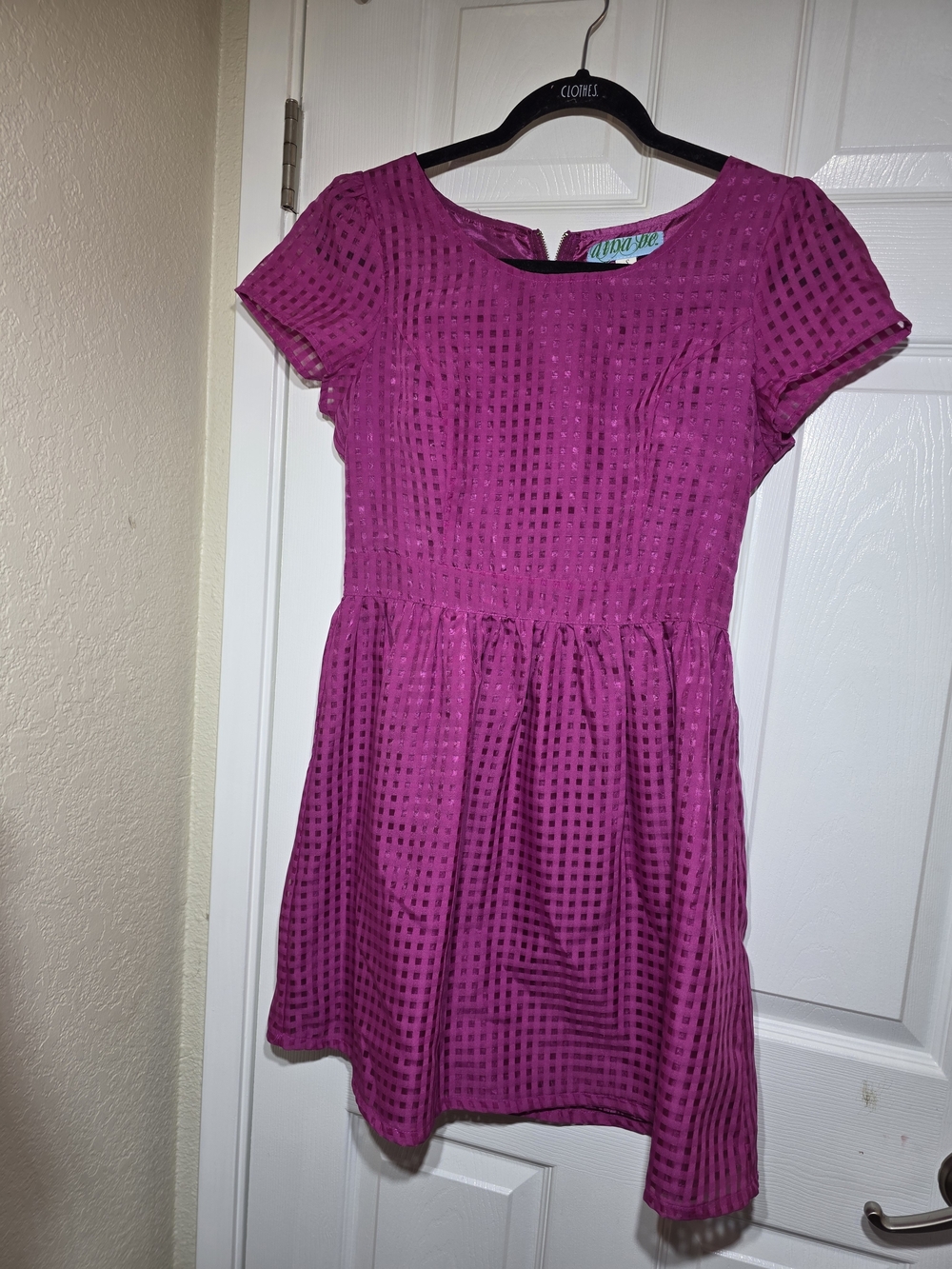 Aina Be Women's Pink Textured Fit & Flare Dress Size Small Short Sleeve